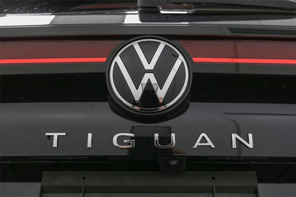 new 2025 Volkswagen Tiguan car, priced at $30,551