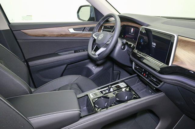 new 2025 Volkswagen Atlas car, priced at $39,669