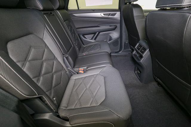 new 2025 Volkswagen Atlas Cross Sport car, priced at $42,000