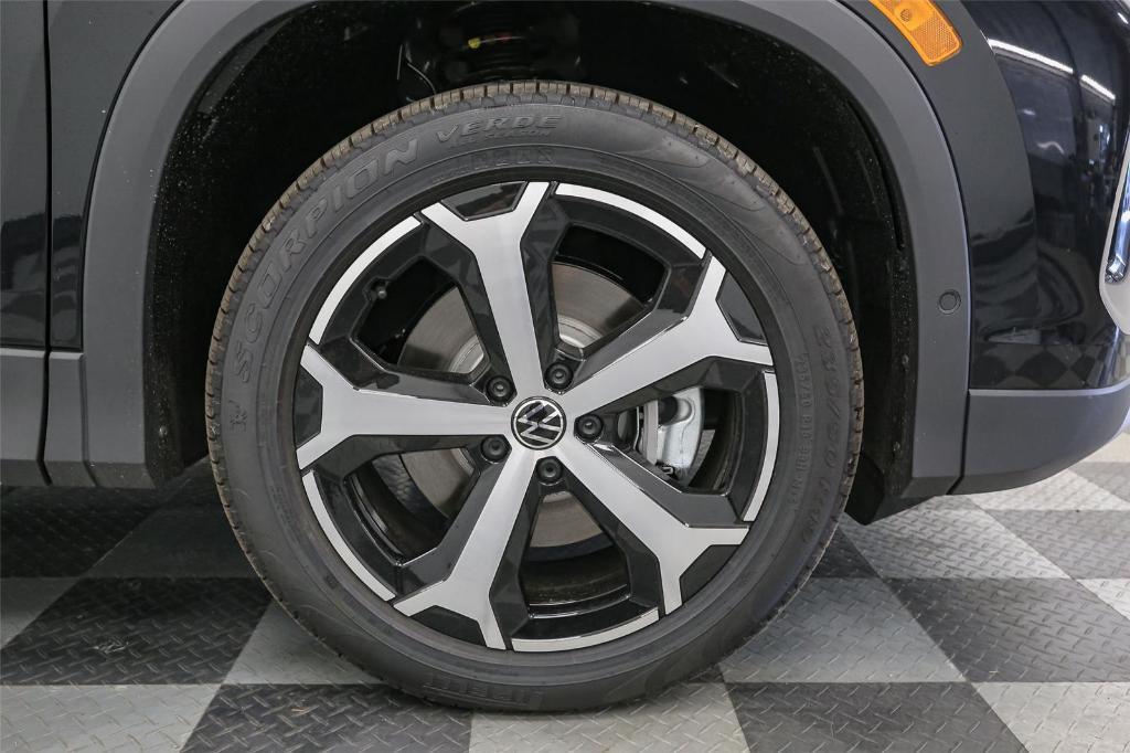 new 2025 Volkswagen Tiguan car, priced at $35,355