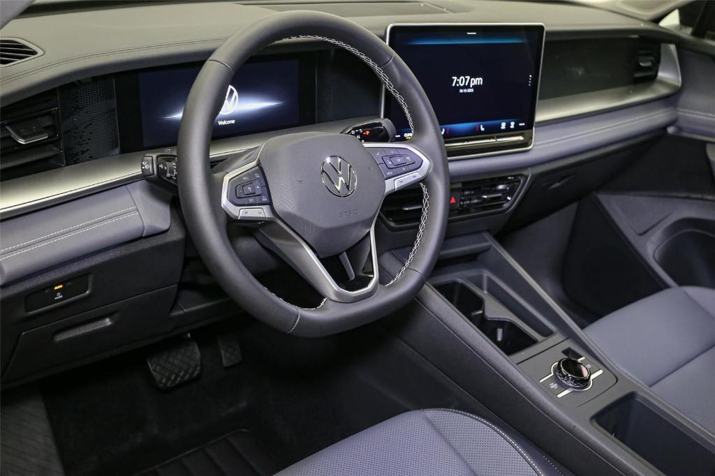 new 2025 Volkswagen Tiguan car, priced at $35,355