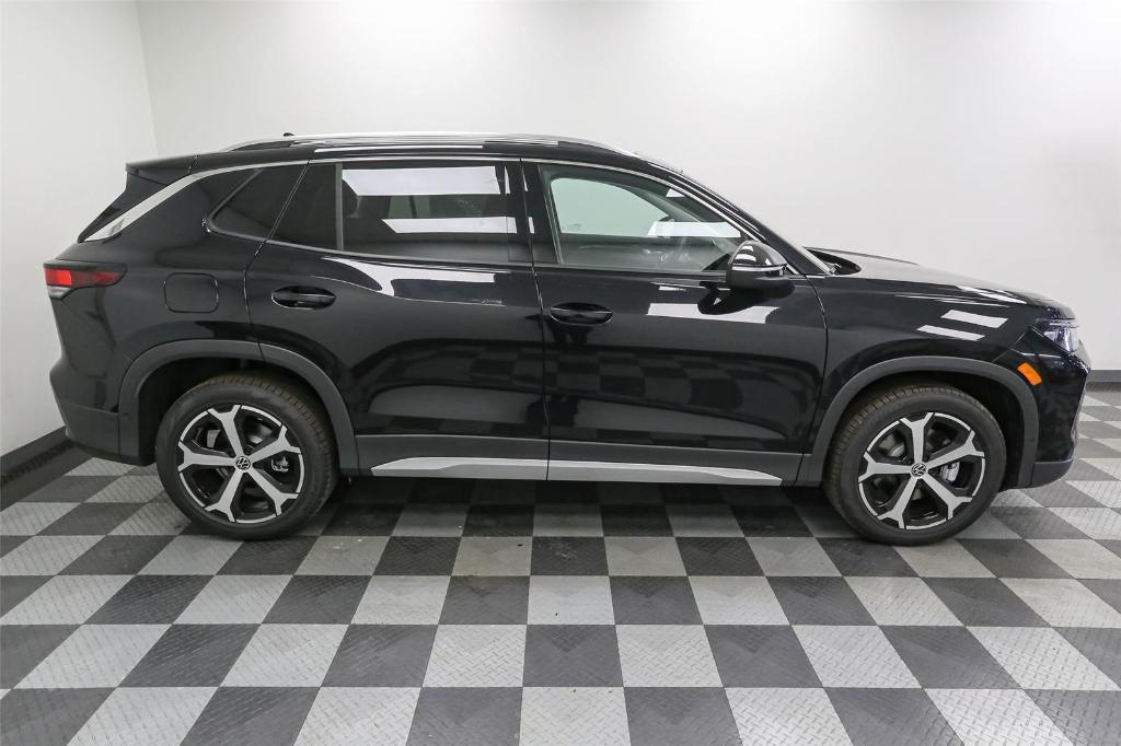 new 2025 Volkswagen Tiguan car, priced at $35,355