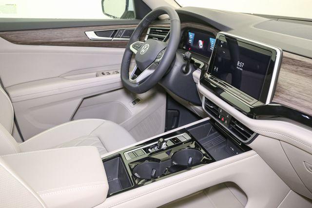 new 2025 Volkswagen Atlas car, priced at $52,598