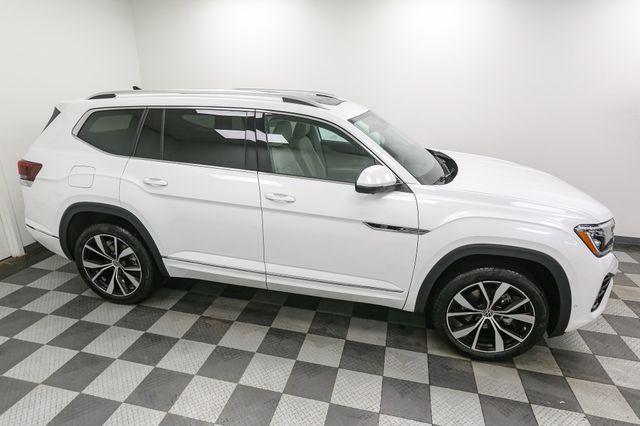 new 2025 Volkswagen Atlas car, priced at $52,598