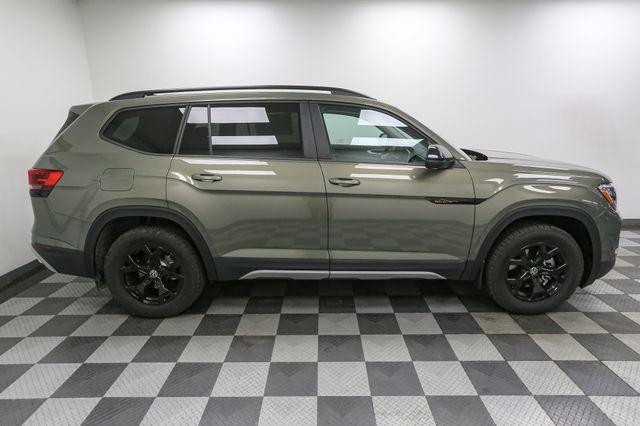 new 2025 Volkswagen Atlas car, priced at $45,062