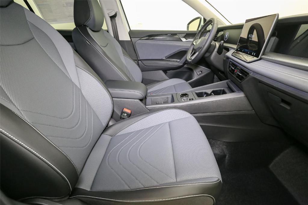 new 2025 Volkswagen Tiguan car, priced at $33,706