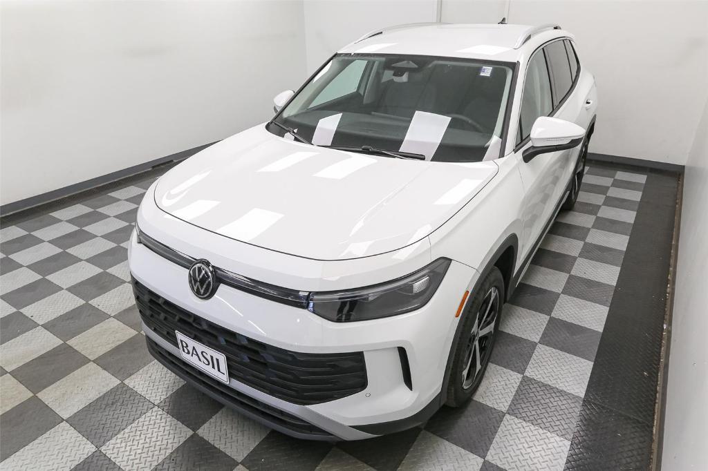 new 2025 Volkswagen Tiguan car, priced at $33,706