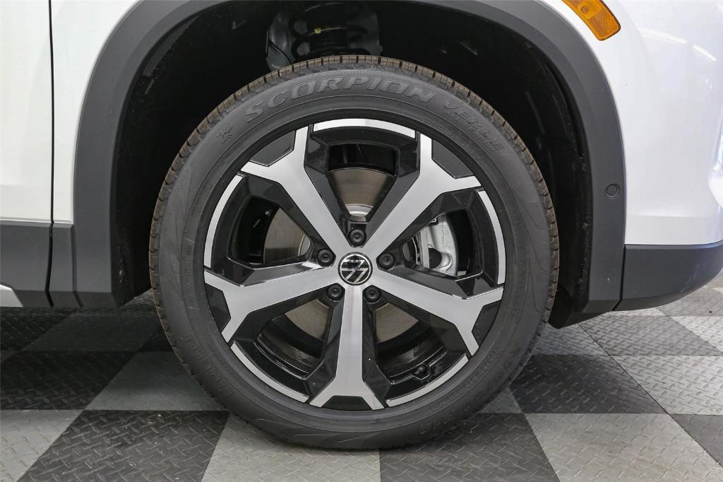 new 2025 Volkswagen Tiguan car, priced at $33,706