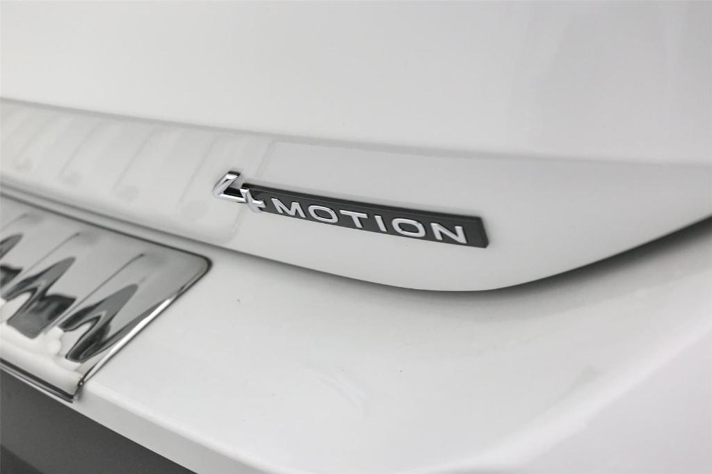 new 2025 Volkswagen Tiguan car, priced at $33,706