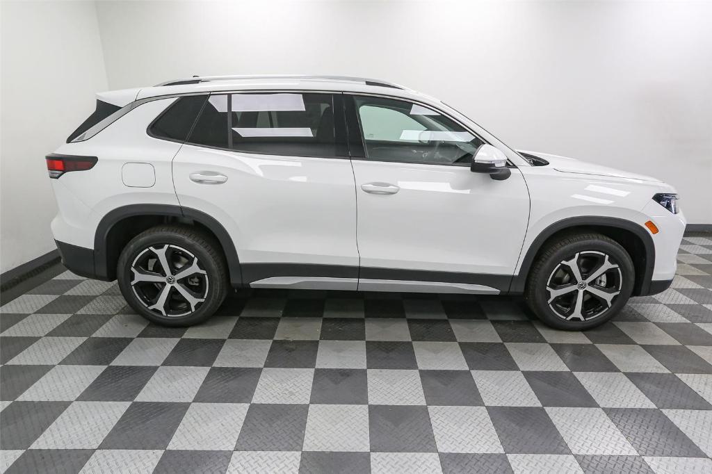 new 2025 Volkswagen Tiguan car, priced at $33,706