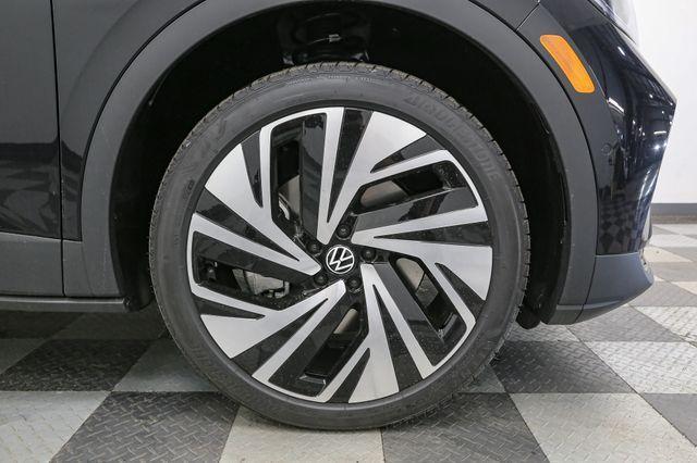 new 2025 Volkswagen ID.4 car, priced at $52,937