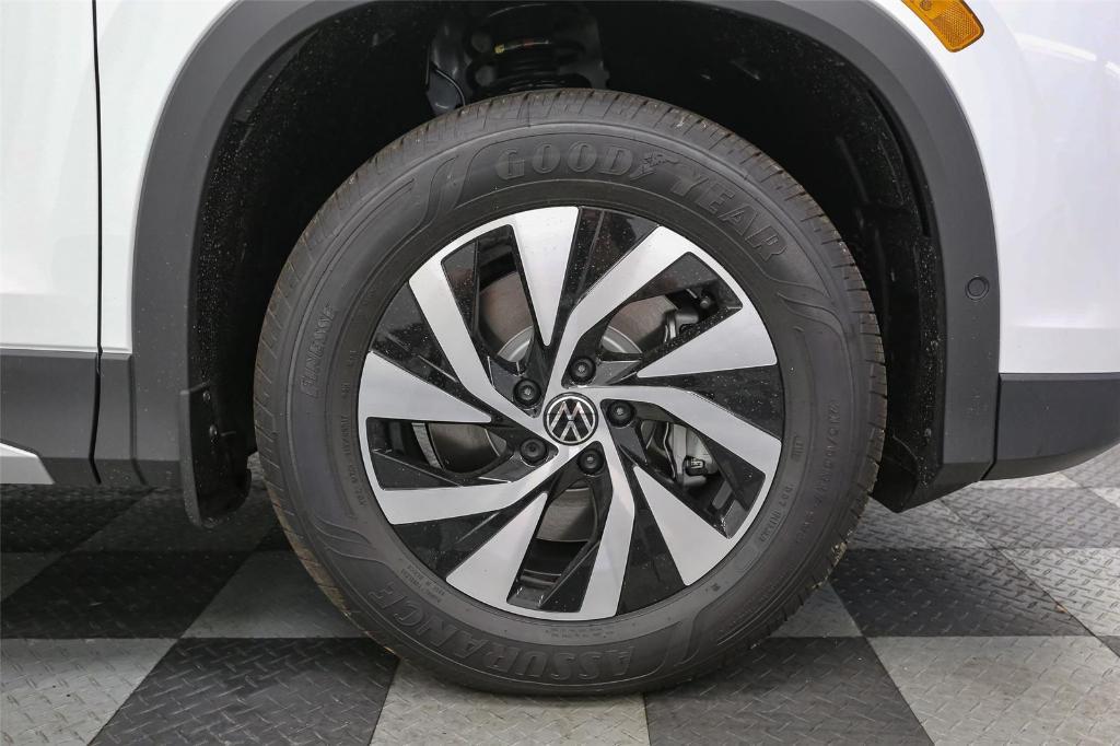 new 2025 Volkswagen Tiguan car, priced at $31,186