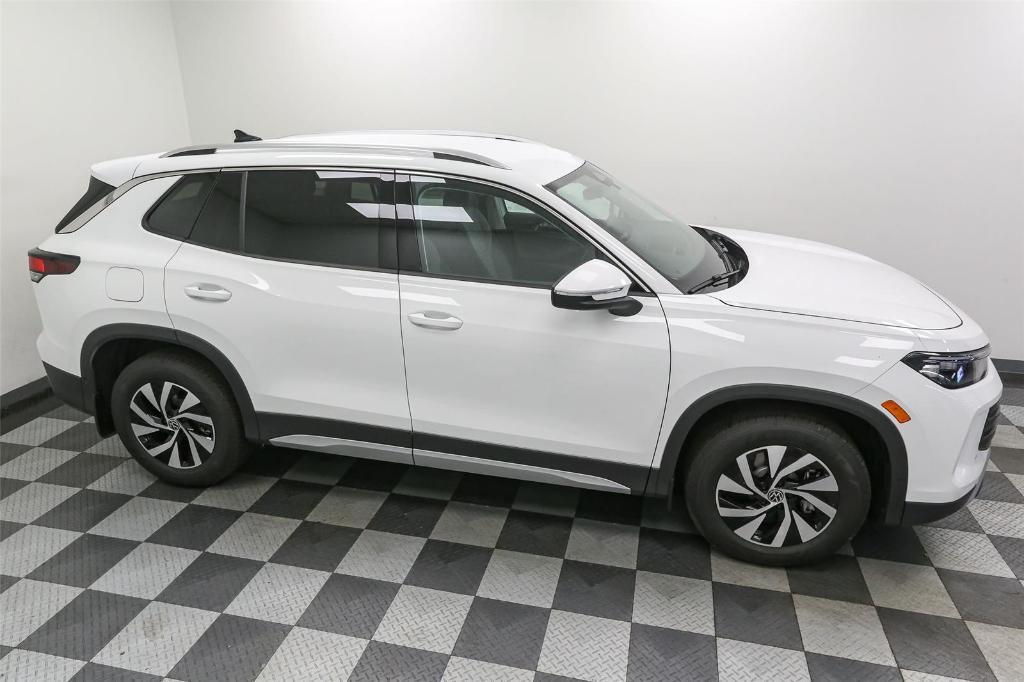 new 2025 Volkswagen Tiguan car, priced at $31,186