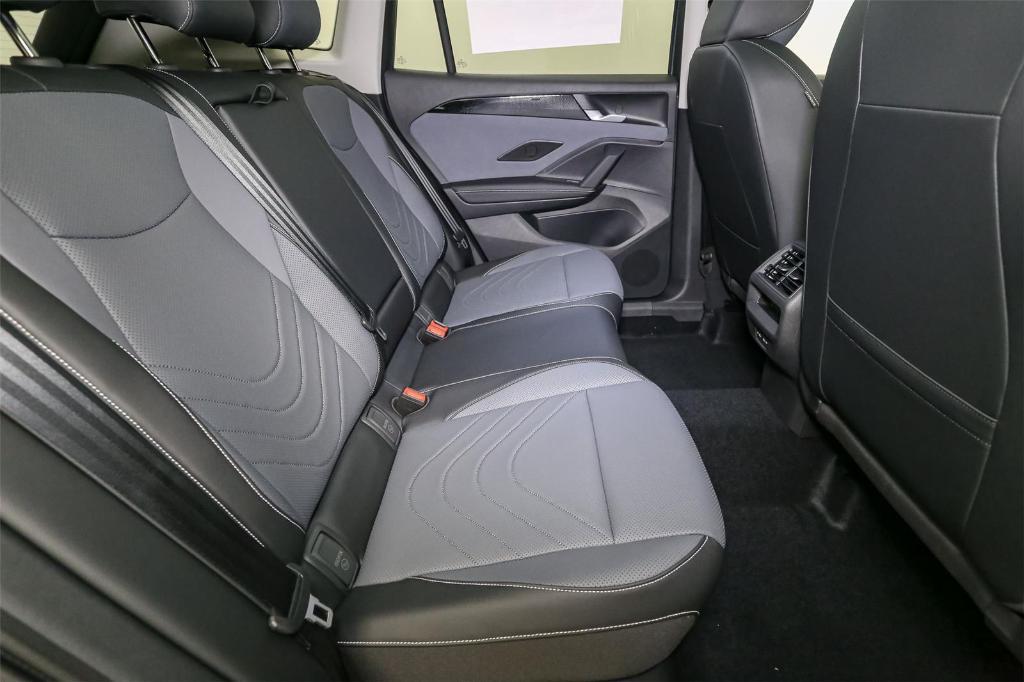 new 2025 Volkswagen Tiguan car, priced at $34,775