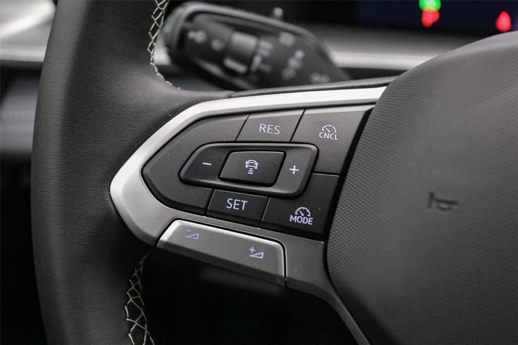 new 2025 Volkswagen Tiguan car, priced at $34,775