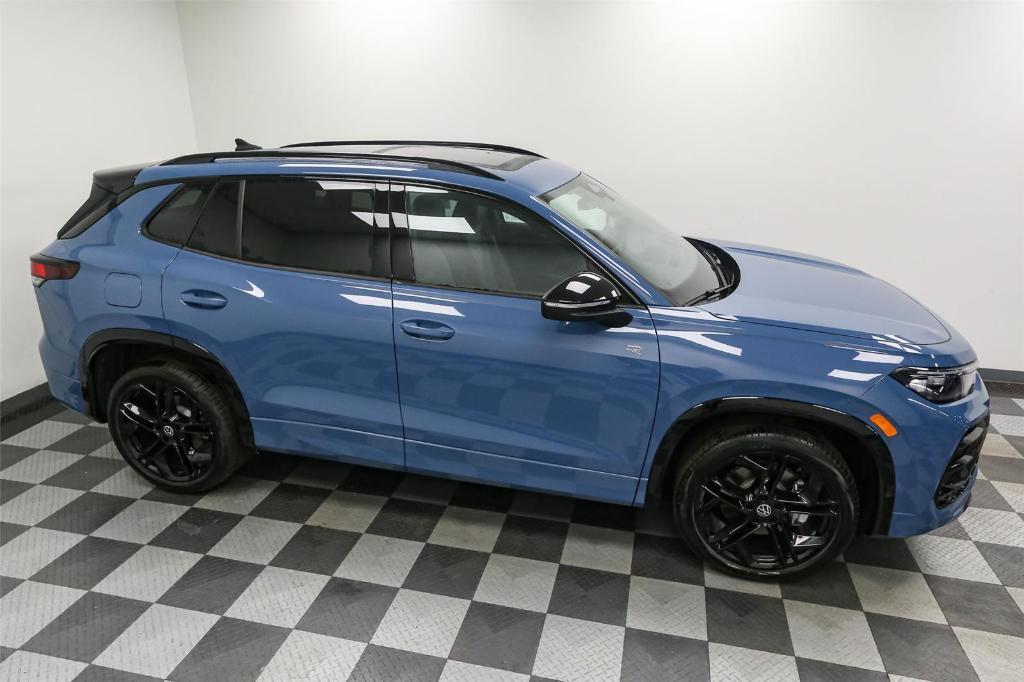 new 2025 Volkswagen Tiguan car, priced at $37,820