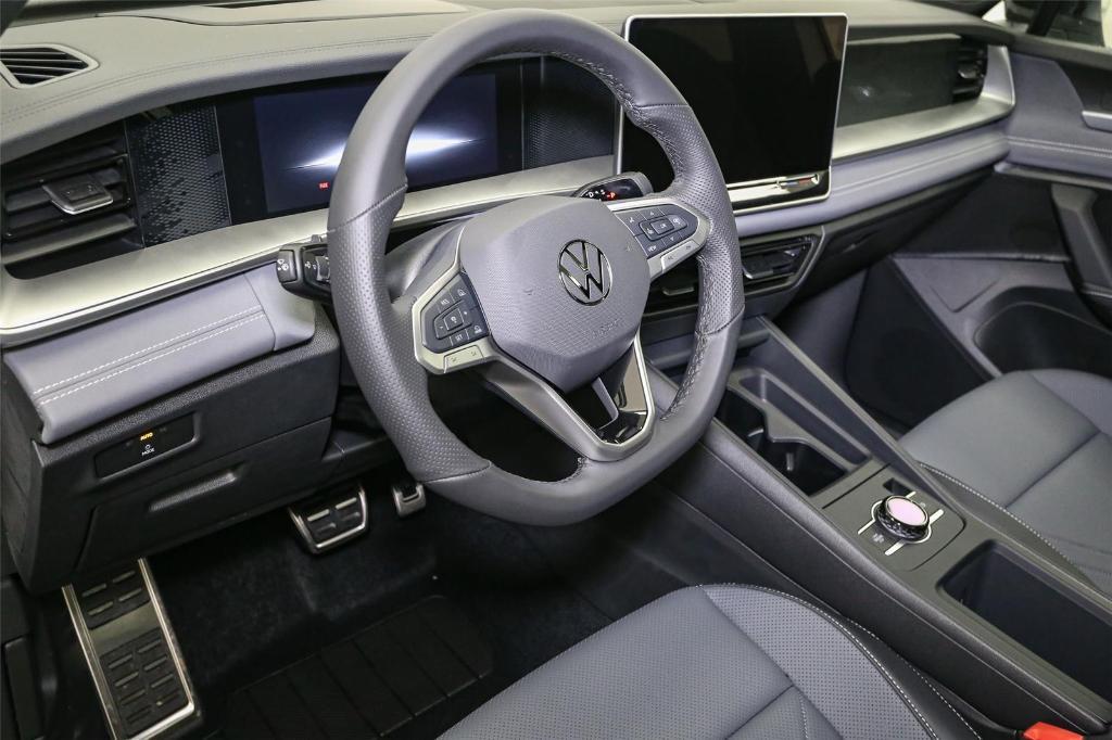 new 2025 Volkswagen Tiguan car, priced at $37,820