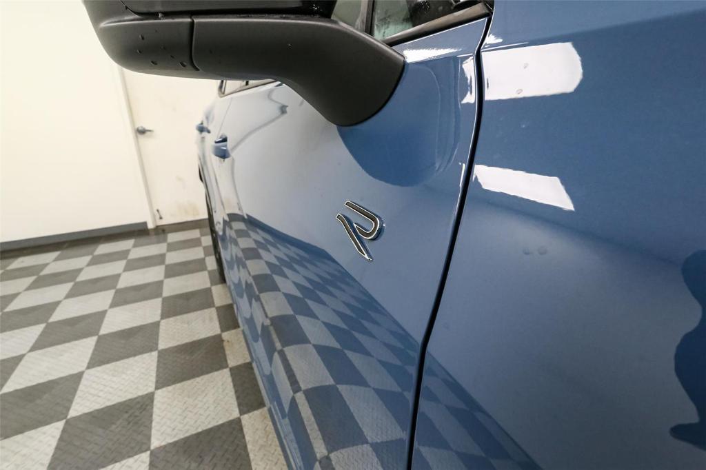 new 2025 Volkswagen Tiguan car, priced at $37,820