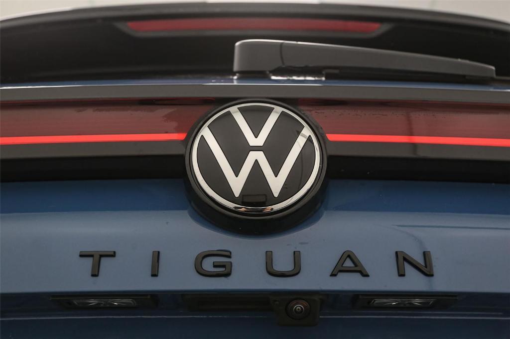 new 2025 Volkswagen Tiguan car, priced at $37,820