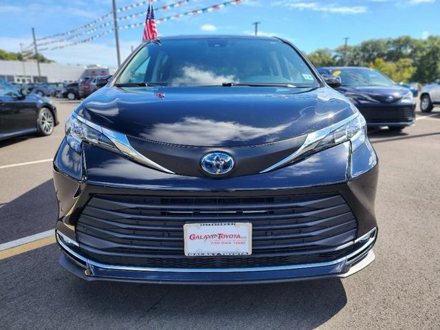 used 2021 Toyota Sienna car, priced at $38,995