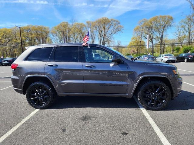 used 2017 Jeep Grand Cherokee car, priced at $15,498
