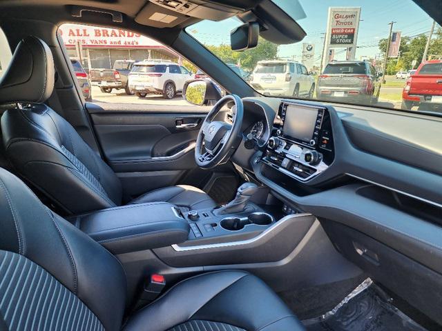 used 2022 Toyota Highlander car, priced at $39,499