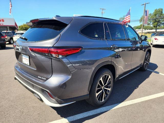 used 2022 Toyota Highlander car, priced at $39,499
