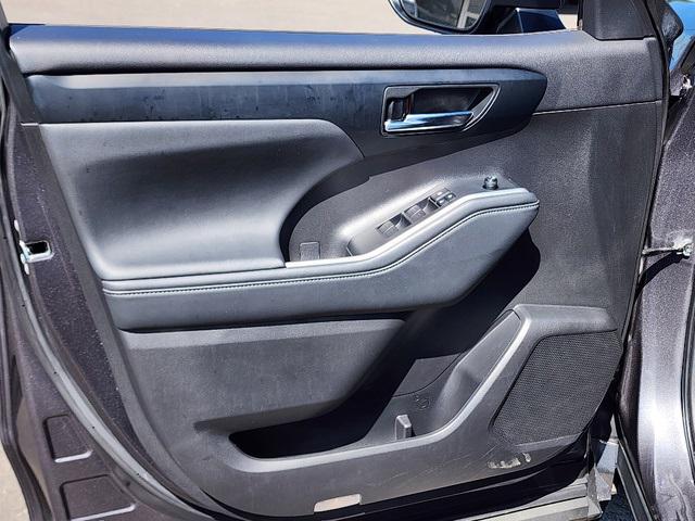 used 2022 Toyota Highlander car, priced at $39,499