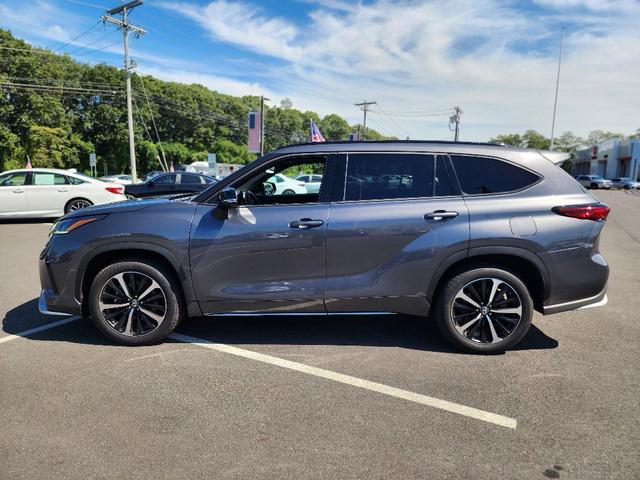used 2022 Toyota Highlander car, priced at $39,499