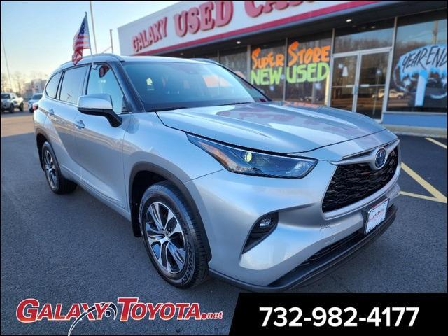 used 2022 Toyota Highlander Hybrid car, priced at $42,999