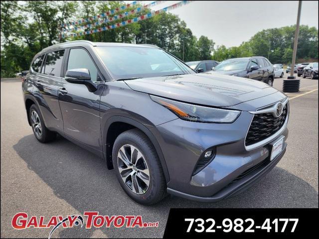 new 2025 Toyota Highlander car, priced at $47,603