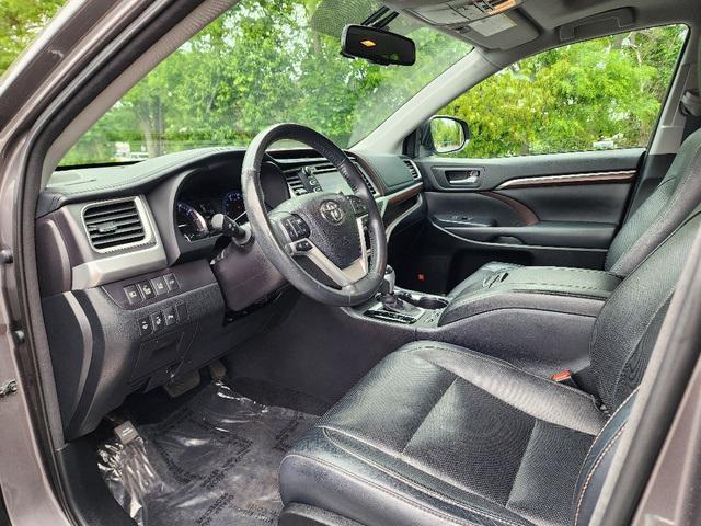 used 2015 Toyota Highlander car, priced at $24,499