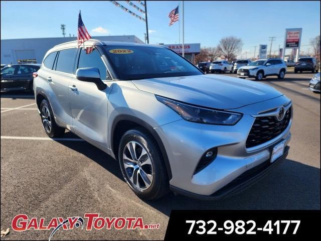 used 2022 Toyota Highlander car, priced at $34,499