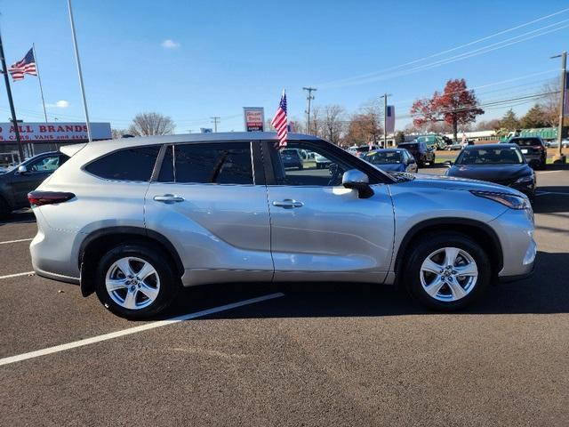 used 2024 Toyota Highlander car, priced at $41,999