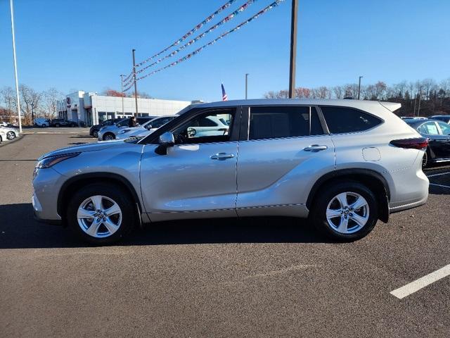 used 2024 Toyota Highlander car, priced at $41,999