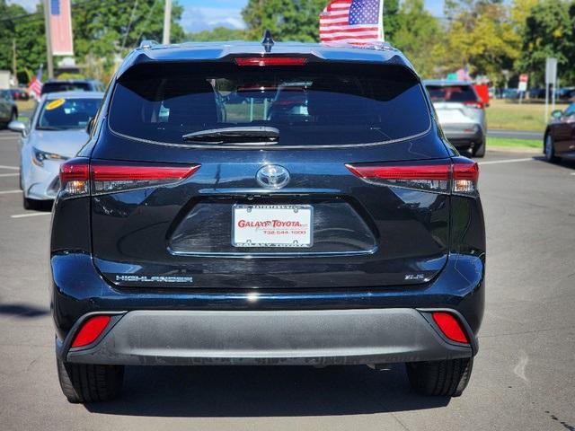 used 2021 Toyota Highlander car, priced at $29,999