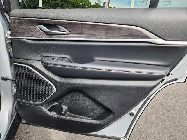 used 2021 Jeep Grand Cherokee L car, priced at $28,995