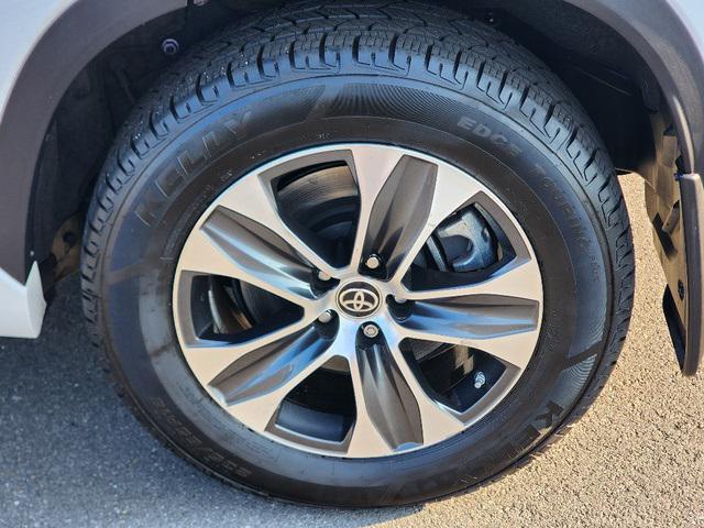 used 2022 Toyota Highlander car, priced at $39,999