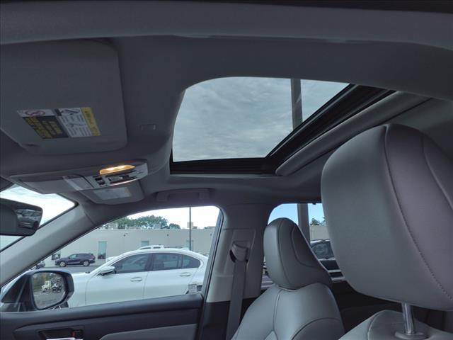 used 2021 Toyota Highlander car, priced at $36,999