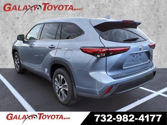 used 2021 Toyota Highlander car, priced at $36,999