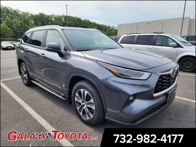 used 2024 Toyota Highlander car, priced at $42,999