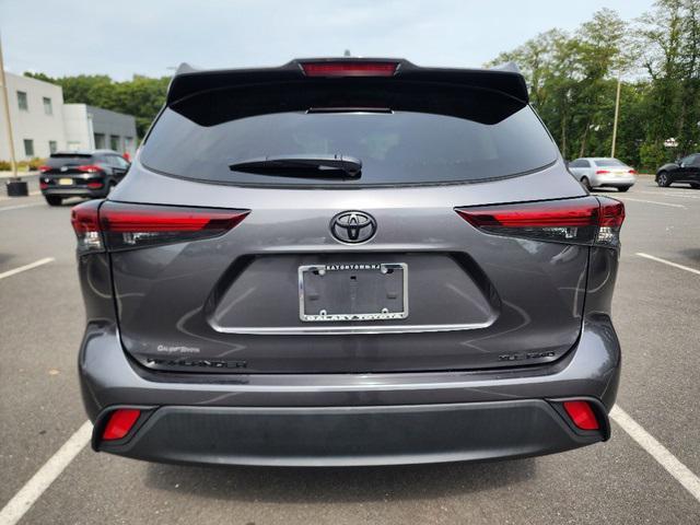 used 2024 Toyota Highlander car, priced at $42,999