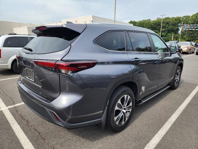 used 2024 Toyota Highlander car, priced at $42,999