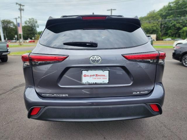 used 2022 Toyota Highlander car, priced at $33,999