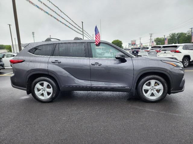 used 2022 Toyota Highlander Hybrid car, priced at $33,977