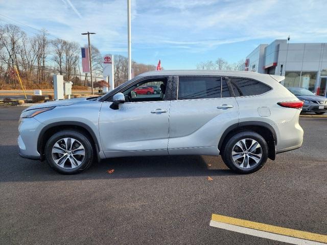 used 2022 Toyota Highlander car, priced at $35,717