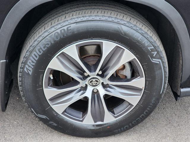used 2022 Toyota Highlander car, priced at $37,779