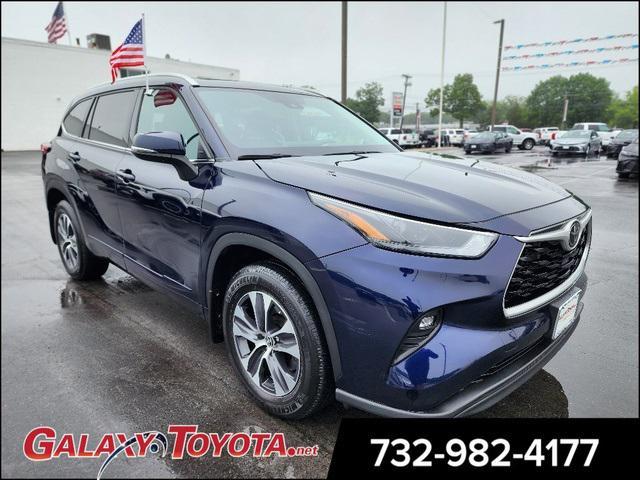used 2022 Toyota Highlander car, priced at $36,499