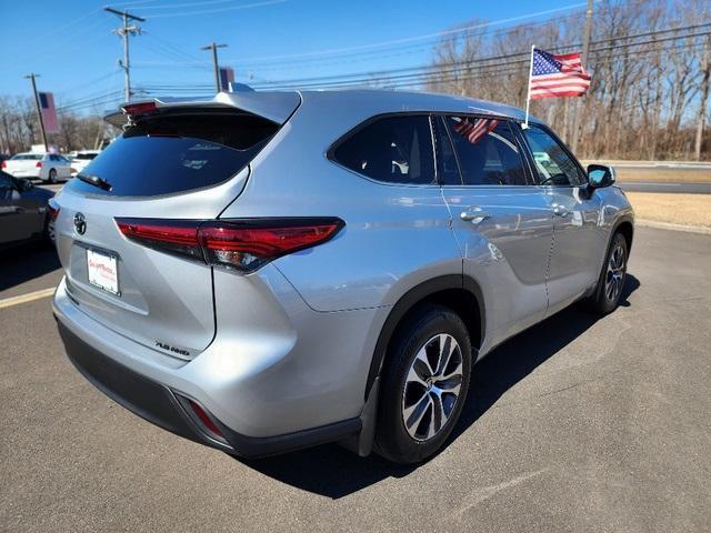 used 2022 Toyota Highlander car, priced at $35,716