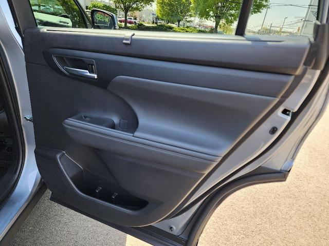 used 2022 Toyota Highlander car, priced at $40,999
